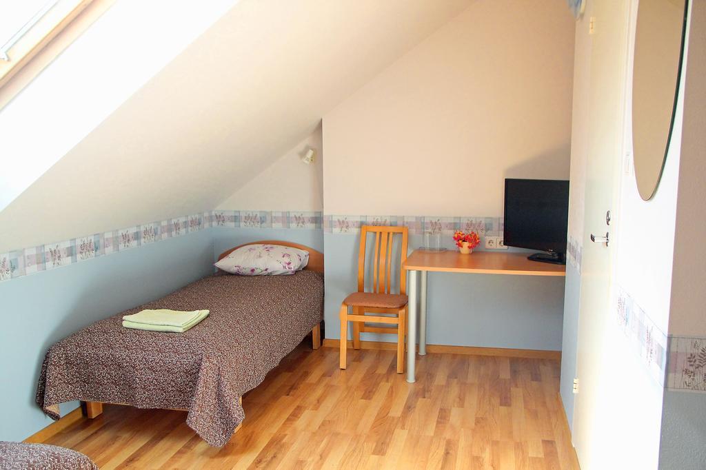 Rivaal Guesthouse-Cafe Пилтсамаа Номер фото